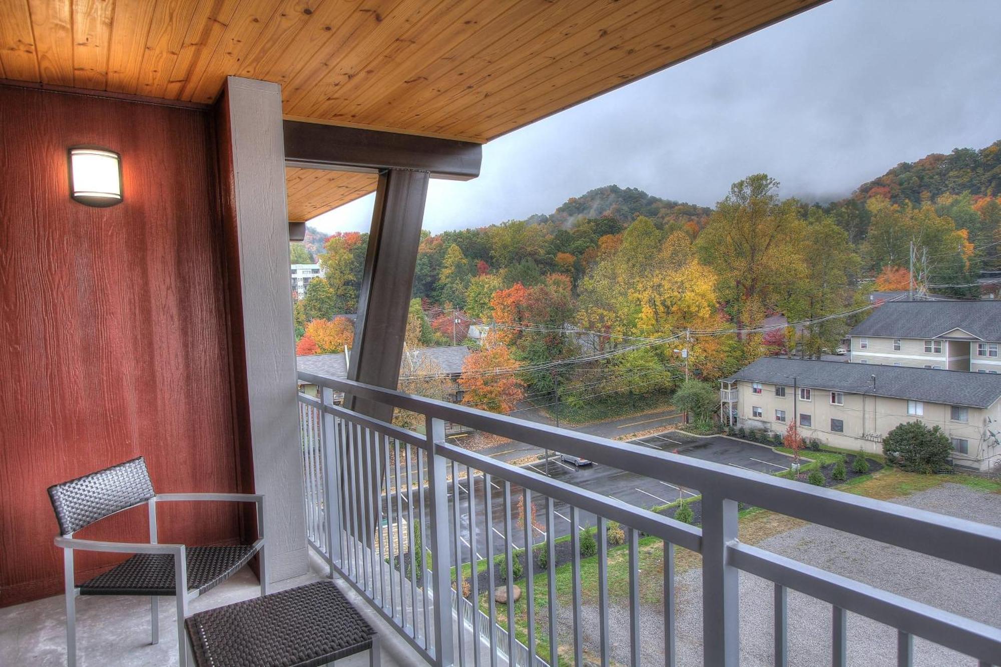 Готель Courtyard By Marriott Gatlinburg Downtown Екстер'єр фото