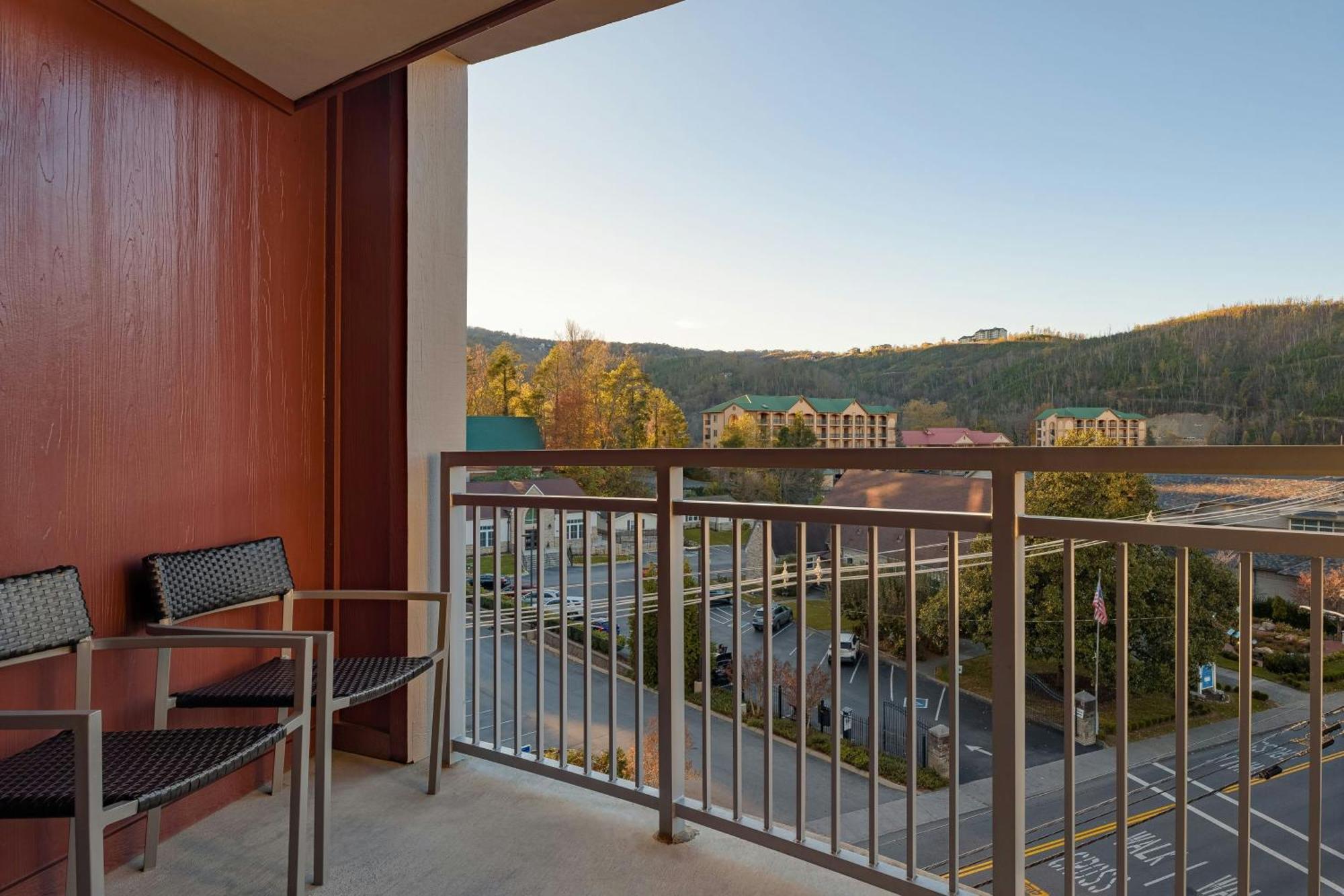 Готель Courtyard By Marriott Gatlinburg Downtown Екстер'єр фото