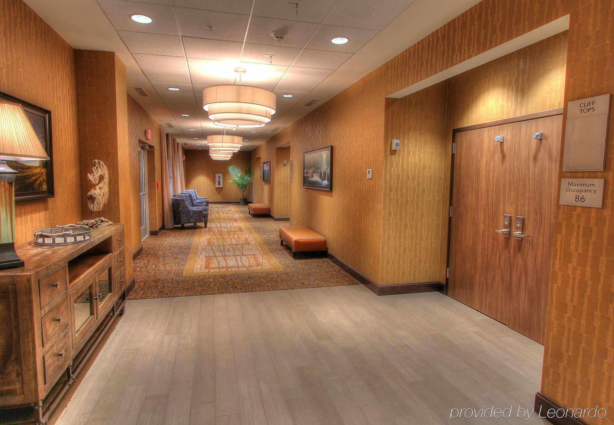 Готель Courtyard By Marriott Gatlinburg Downtown Екстер'єр фото