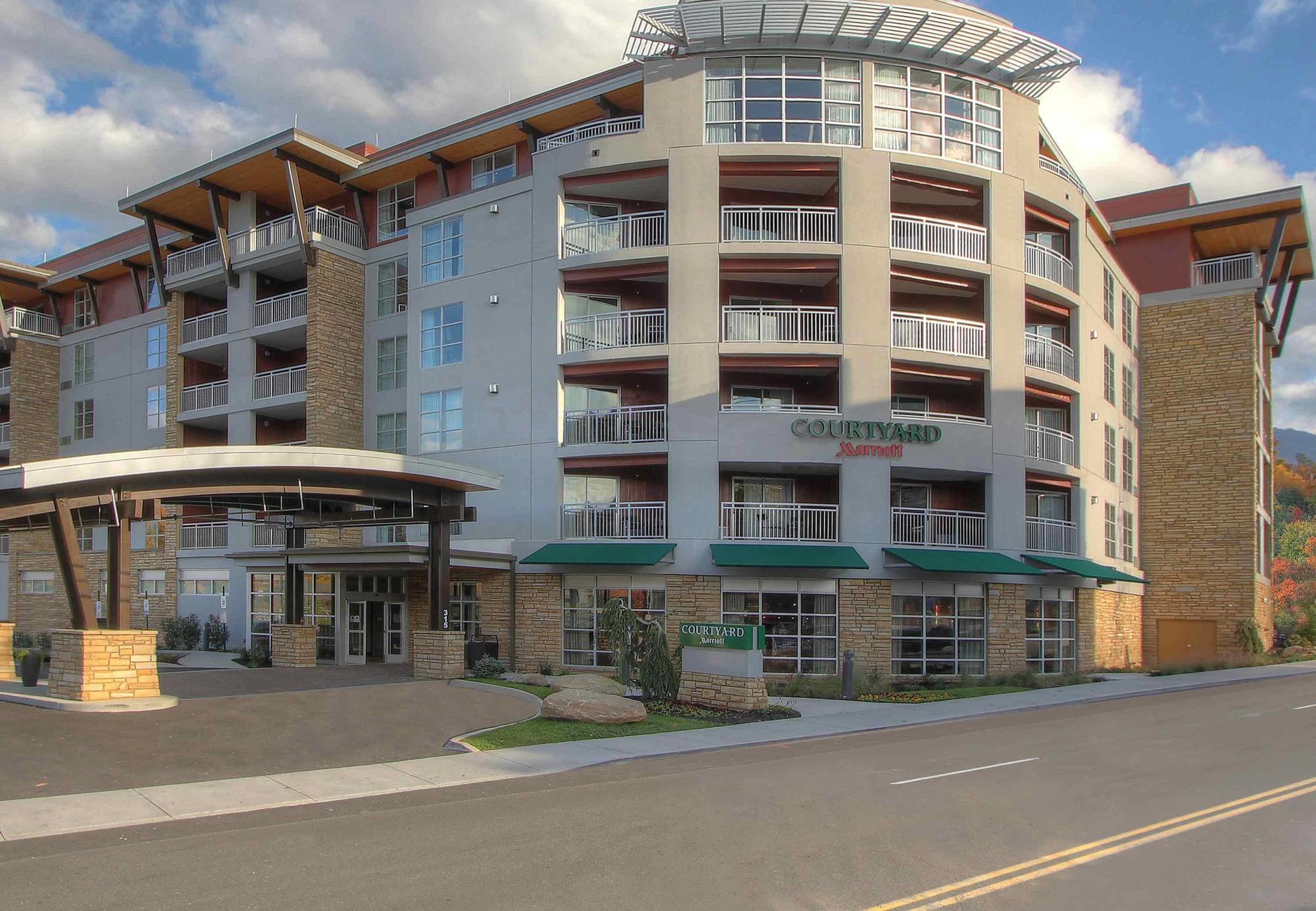 Готель Courtyard By Marriott Gatlinburg Downtown Екстер'єр фото